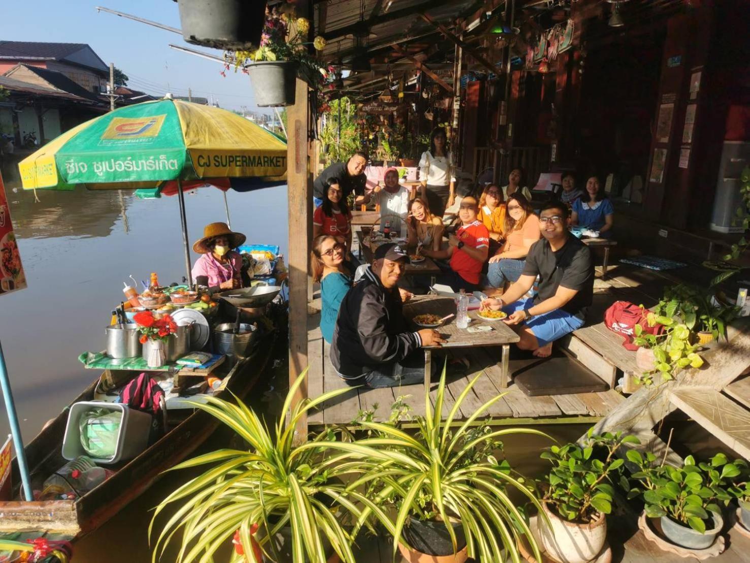 Ban Mae Arom Appartement Amphawa Buitenkant foto