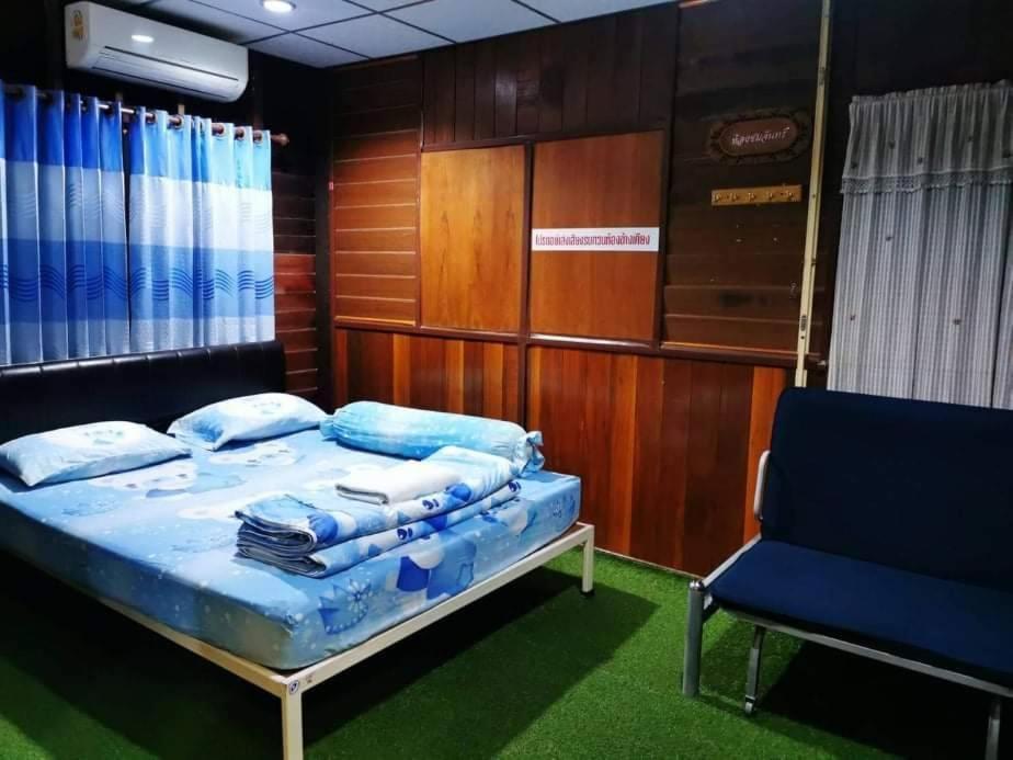 Ban Mae Arom Appartement Amphawa Kamer foto