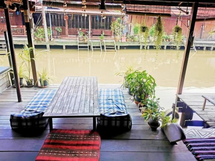 Ban Mae Arom Appartement Amphawa Kamer foto