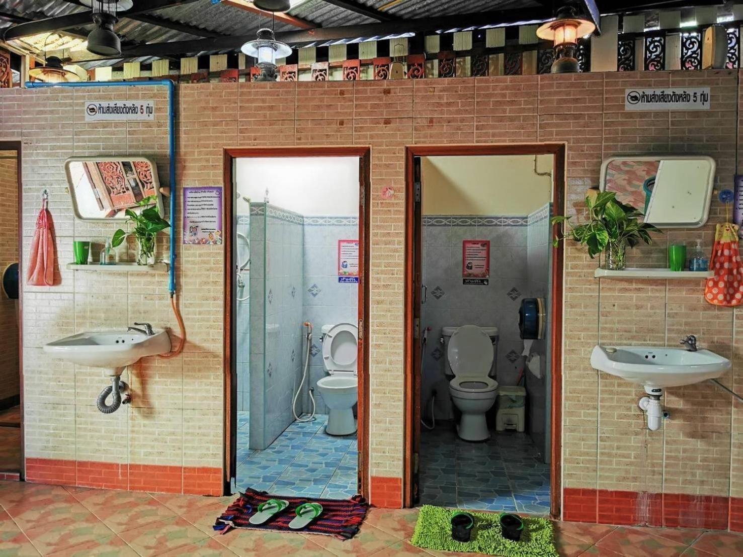 Ban Mae Arom Appartement Amphawa Kamer foto