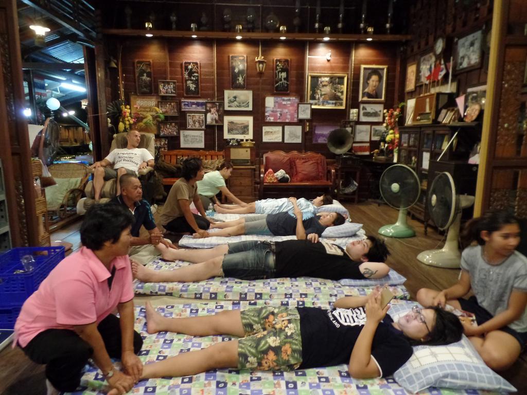 Ban Mae Arom Appartement Amphawa Buitenkant foto