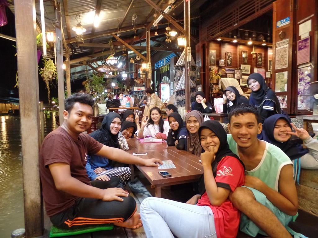 Ban Mae Arom Appartement Amphawa Buitenkant foto