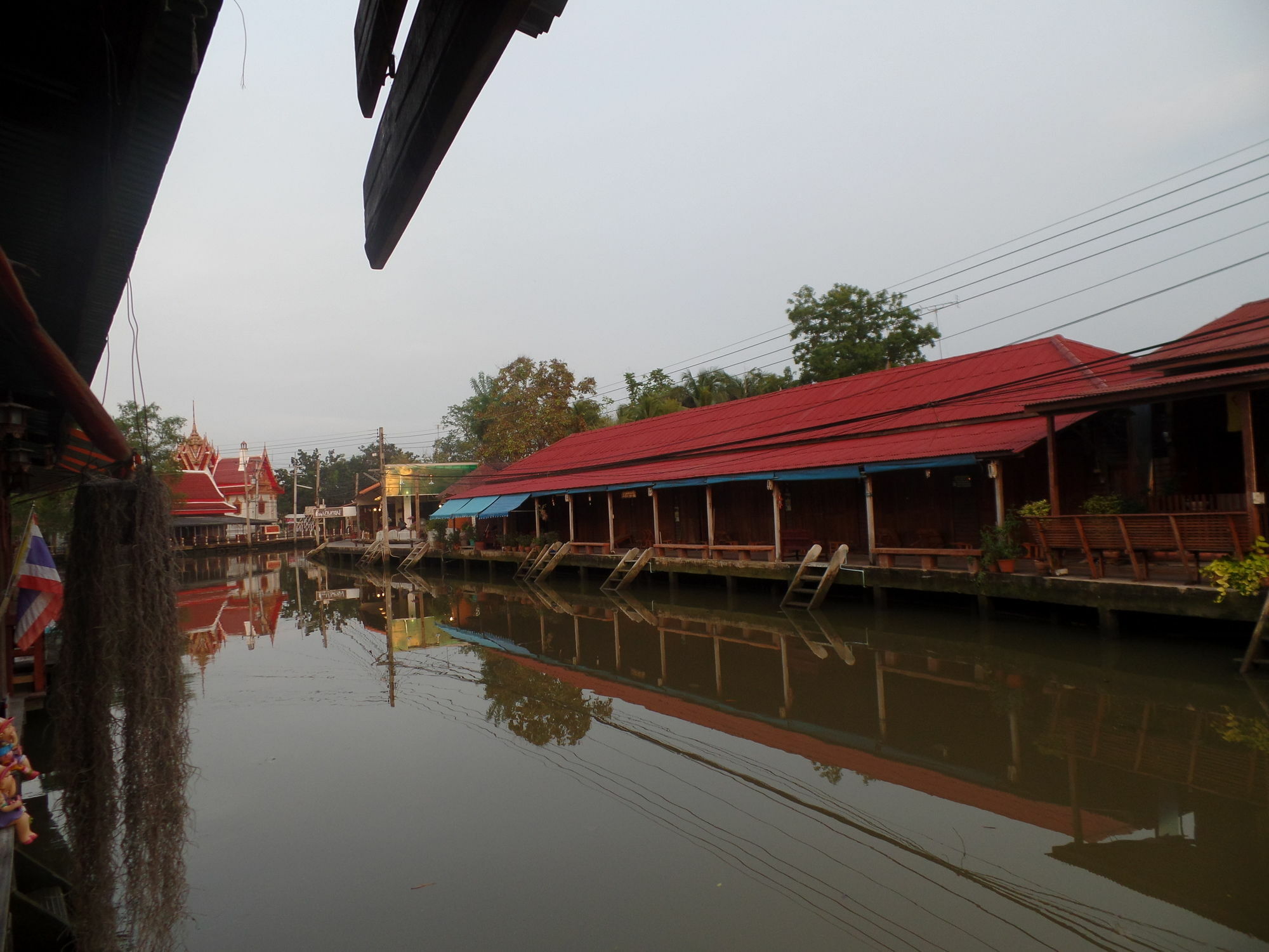 Ban Mae Arom Appartement Amphawa Buitenkant foto